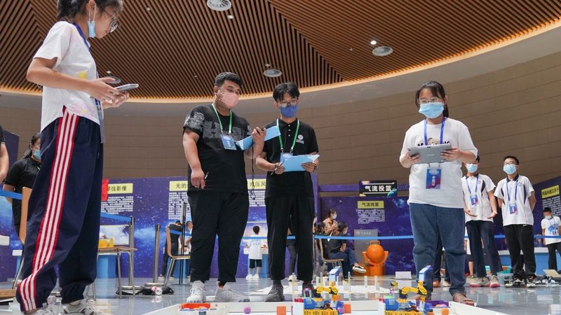制造业数据中台治理：构建高效数据驱动决策的基石